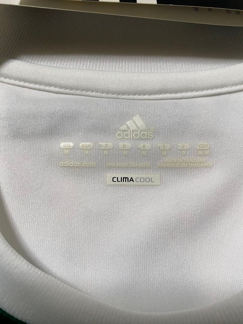 長谷部誠　直筆サイン入りヴォルフスブルクユニフォーム 直筆サインポストカード付き