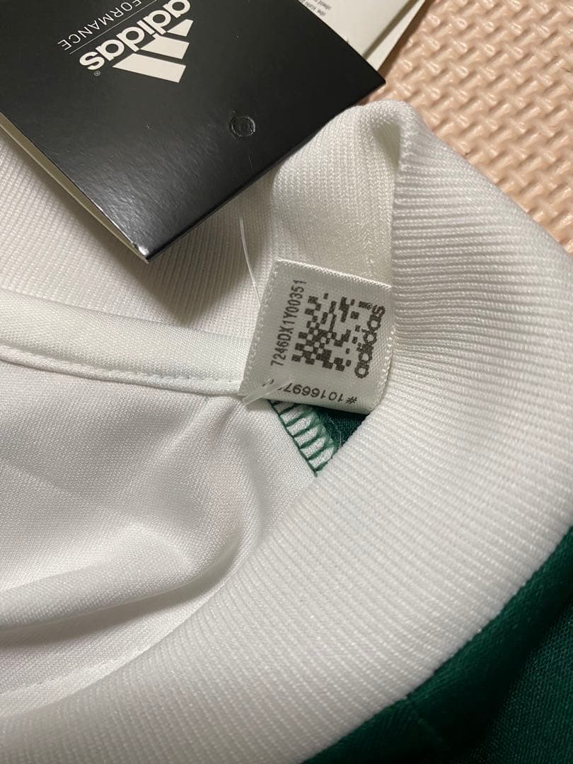 長谷部誠　直筆サイン入りヴォルフスブルクユニフォーム 直筆サインポストカード付き