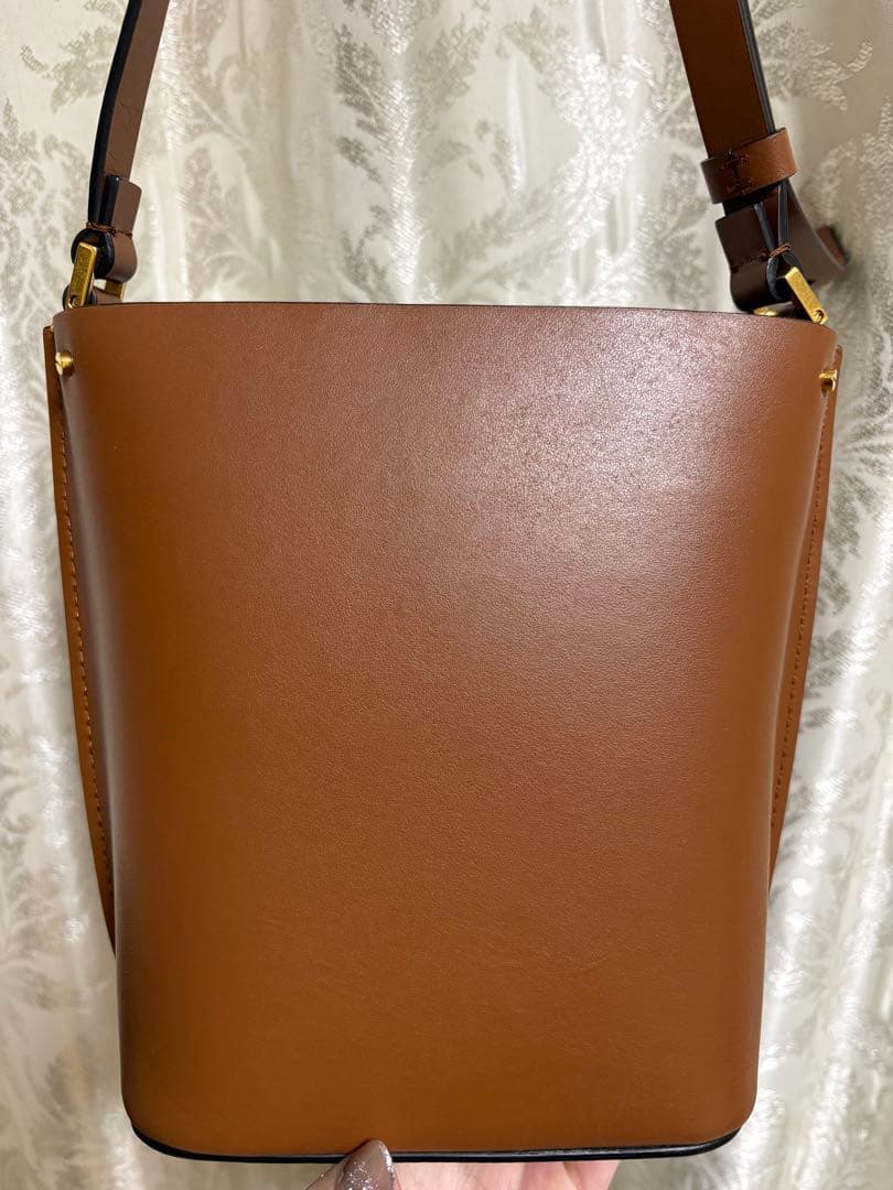 し*み様 【美品】ヴァレンティノ　ショルダーバッグ