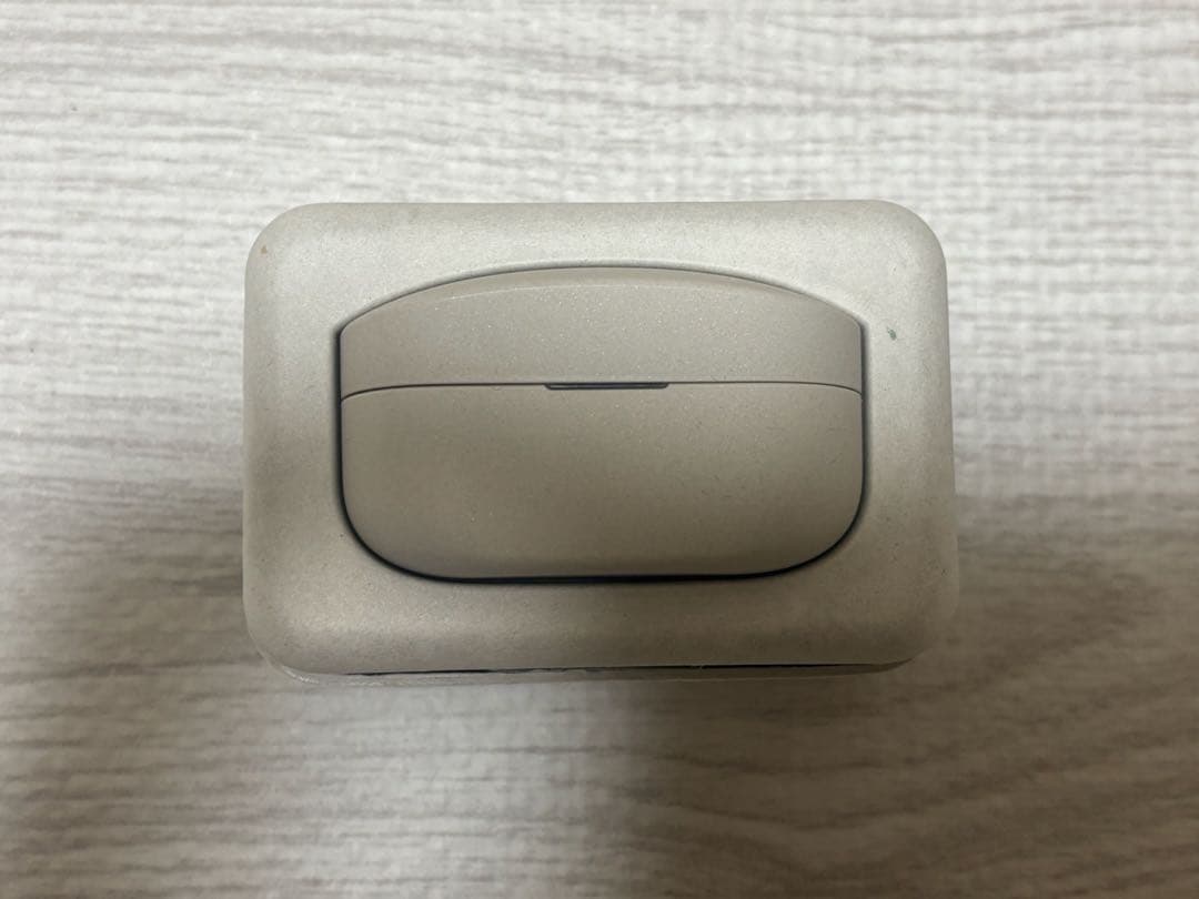 SONY WF-1000XM4 ワイヤレスイヤホン パッケージ 充電ケース付き