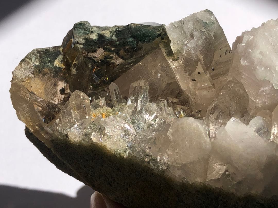 マニハール　ルチルクォーツ　クラスター