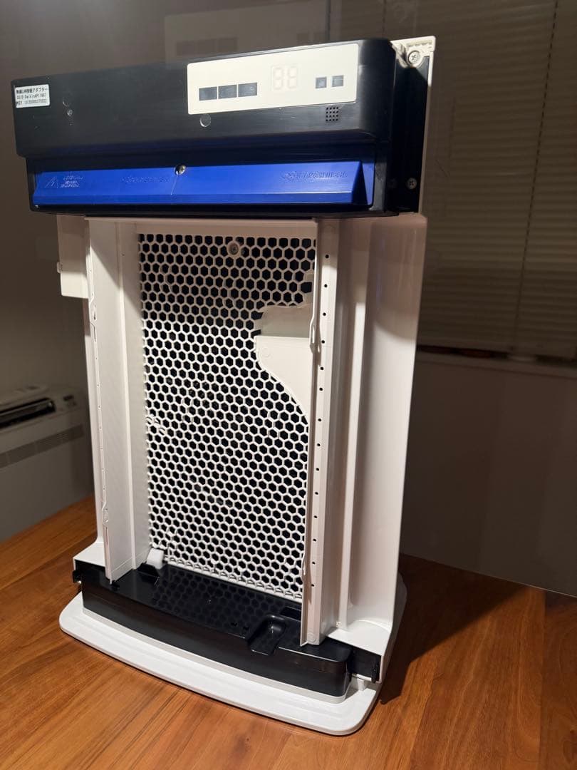 美品 ダイキン加湿空気清浄機　加湿ストリーマ空気清浄機　MCK70VKS-W