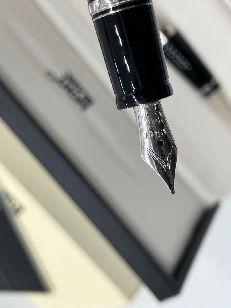 【未使用品】モンブラン ボエム 万年筆 ペン先14K ブラック シルバー