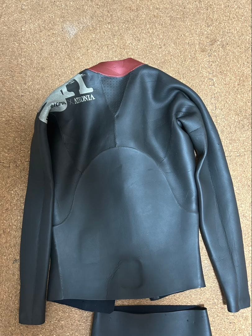 トライアスロン　ウェットスーツ　Sサイズ