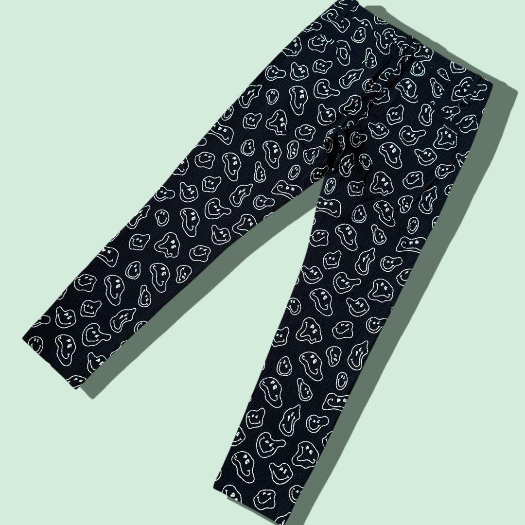 現行モデル　タグ付き新品　パーリーゲイツ　パンツ　黒　総柄　M〜L相当　4