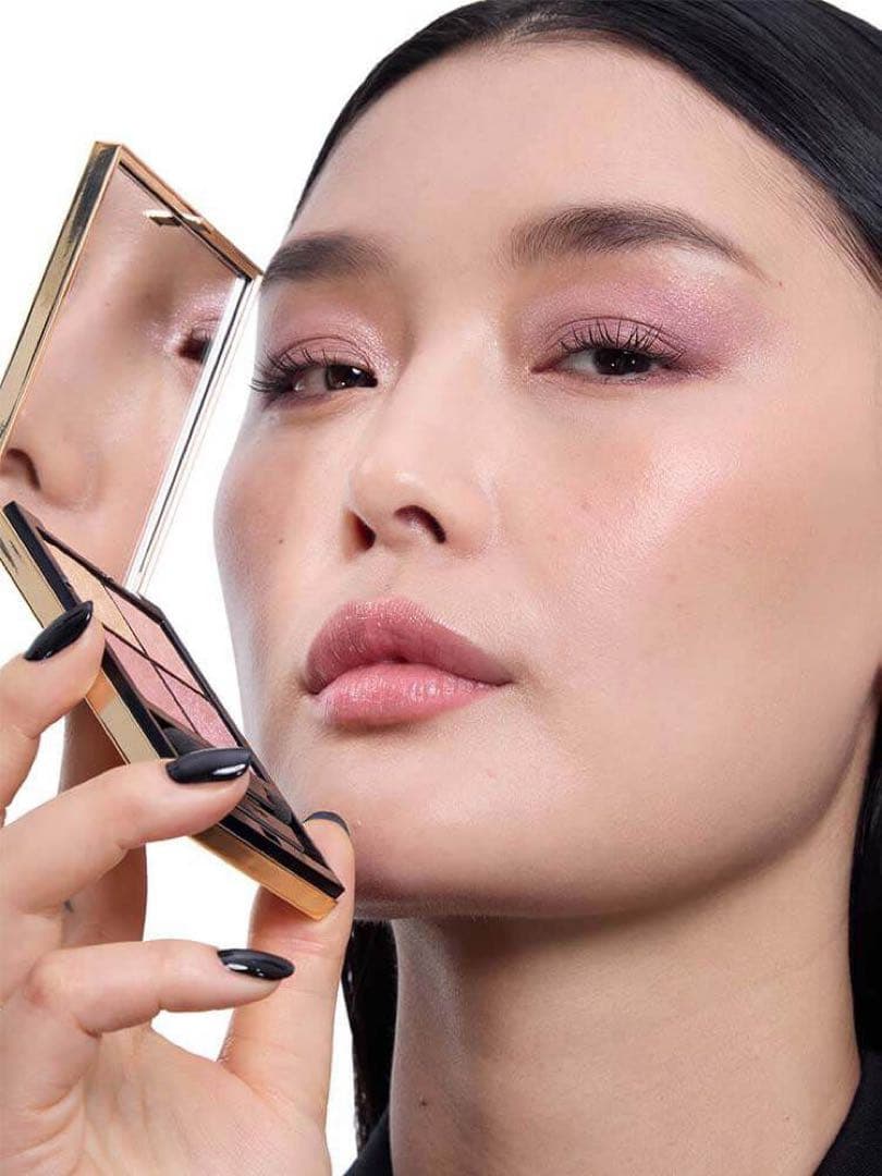 YSLクチュール ミニ クラッチ 126 アイシャドウ