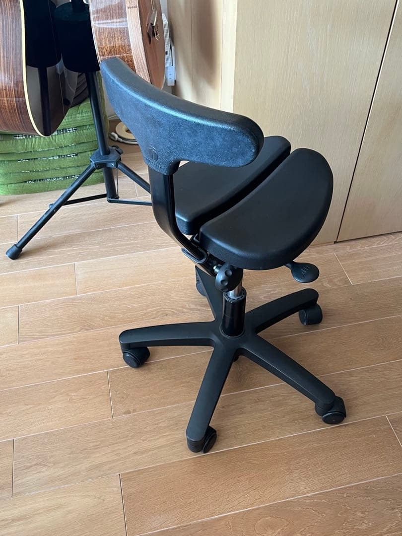 アーユルチェア(姿勢矯正チェア )ブラック