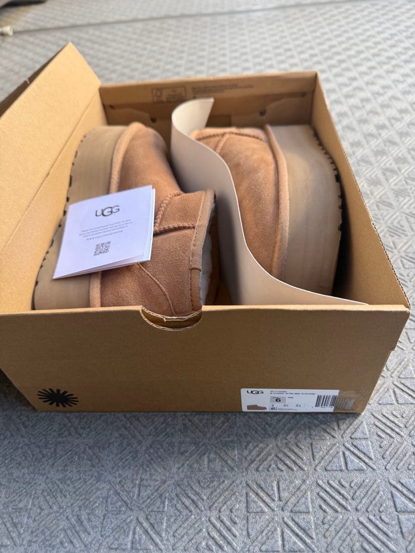 UGG クラシック ウルトラ ミニ プラットフォーム ブーツ 23cm 箱付き