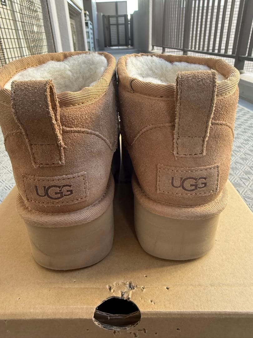 UGG クラシック ウルトラ ミニ プラットフォーム ブーツ 23cm 箱付き
