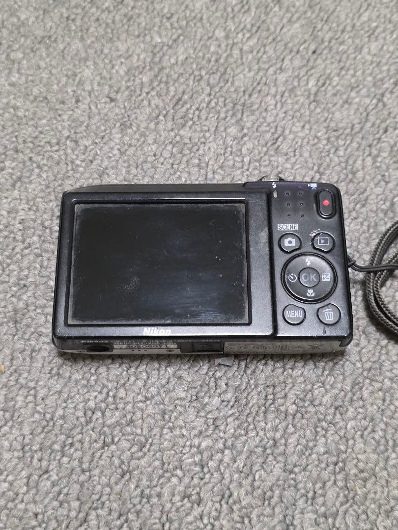 Nikon COOLPIX A100 コンパクトデジタルカメラ