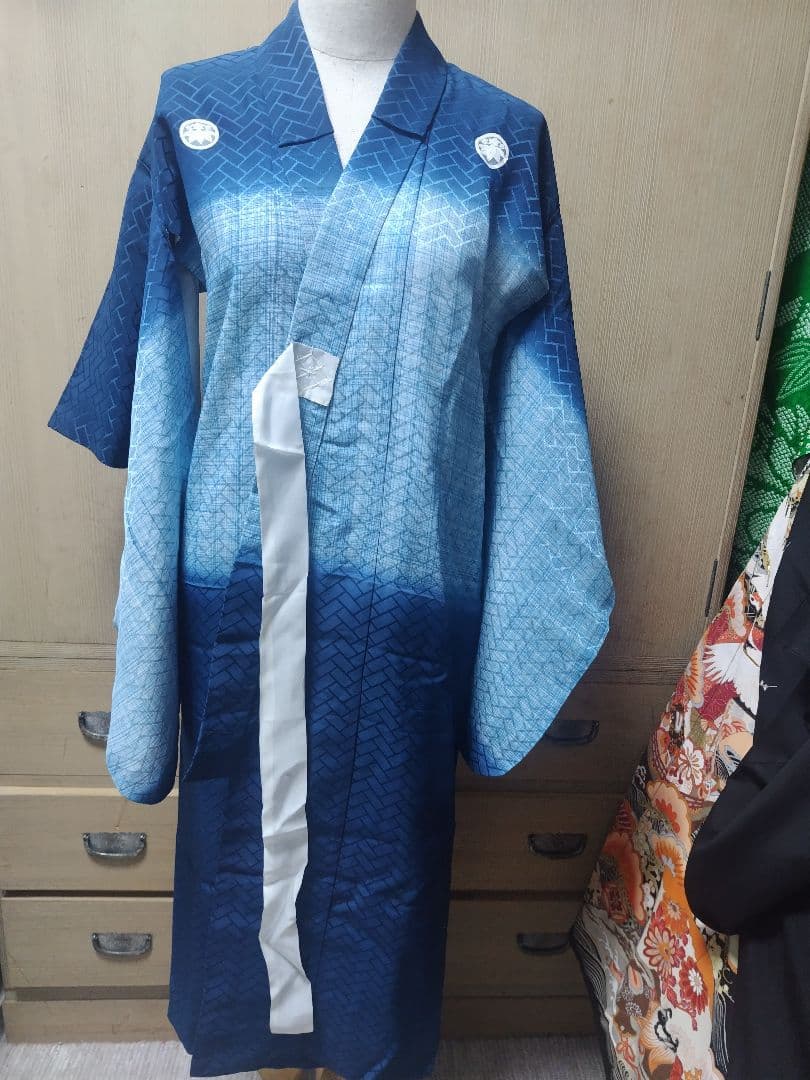 青色グラデーションの伝統的和装セット