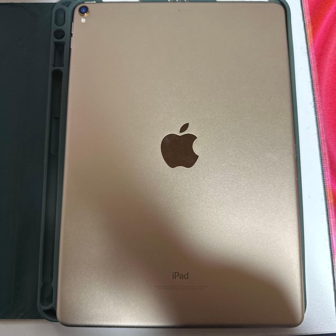 iPad pro 10.5インチ ゴールド ケース付き