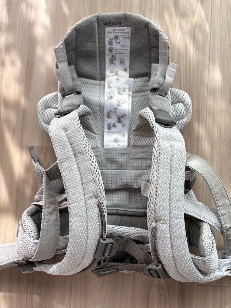ベビービョルン　ベビーキャリア　ハーモニー　メッシュグレー　抱っこ紐