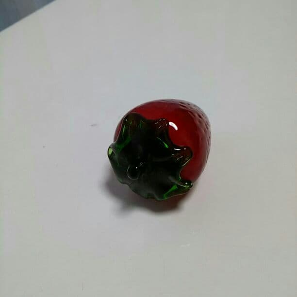 果物のオブジェ(苺)