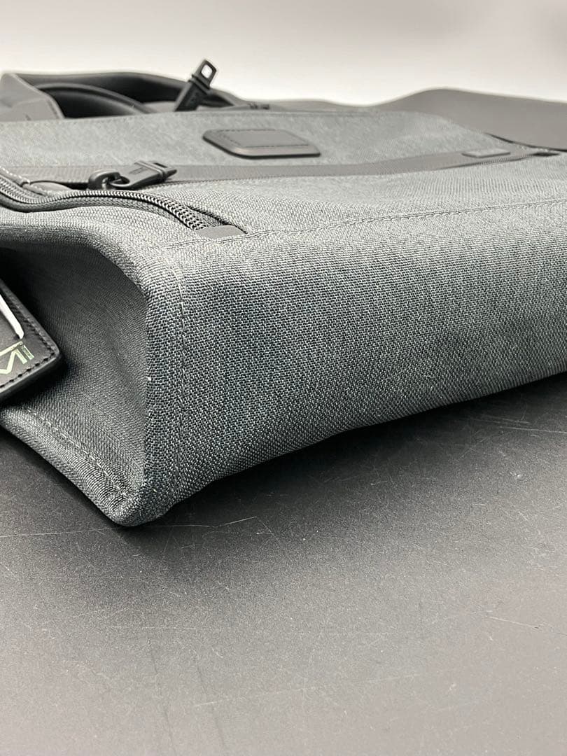 TUMI ALPHA 2 スリムデラックス ブリーフケース キャンバス グレー