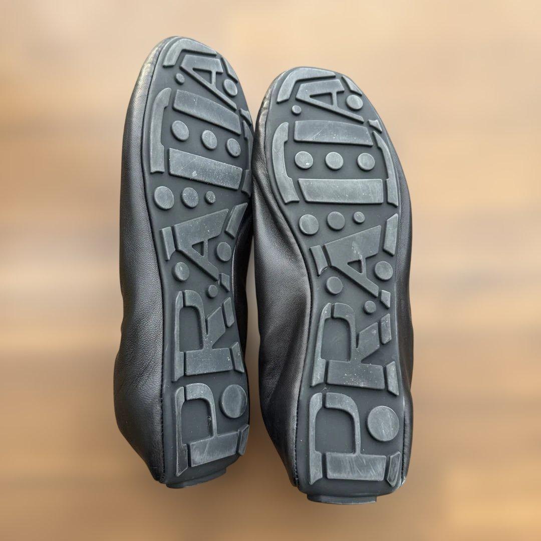 PRADA ブラック フラットシューズ 38
