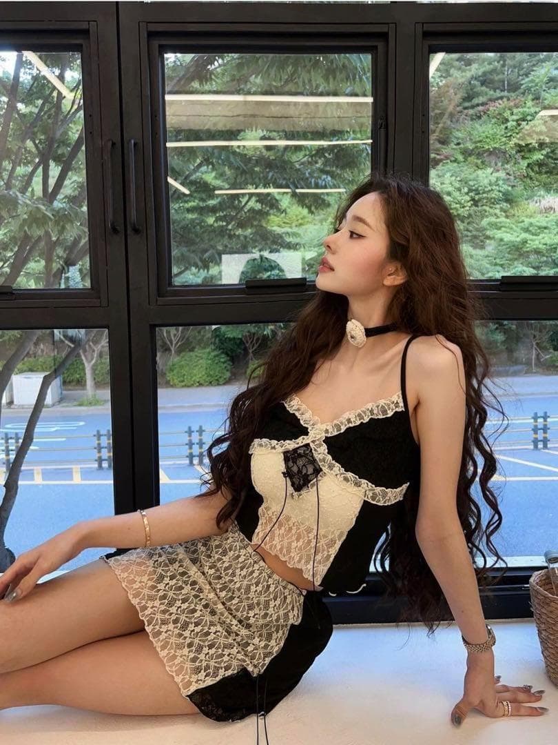 ジアちゃん着用 ♡セクシー可愛い黒白レースキャミソールミニスカートセットアップ