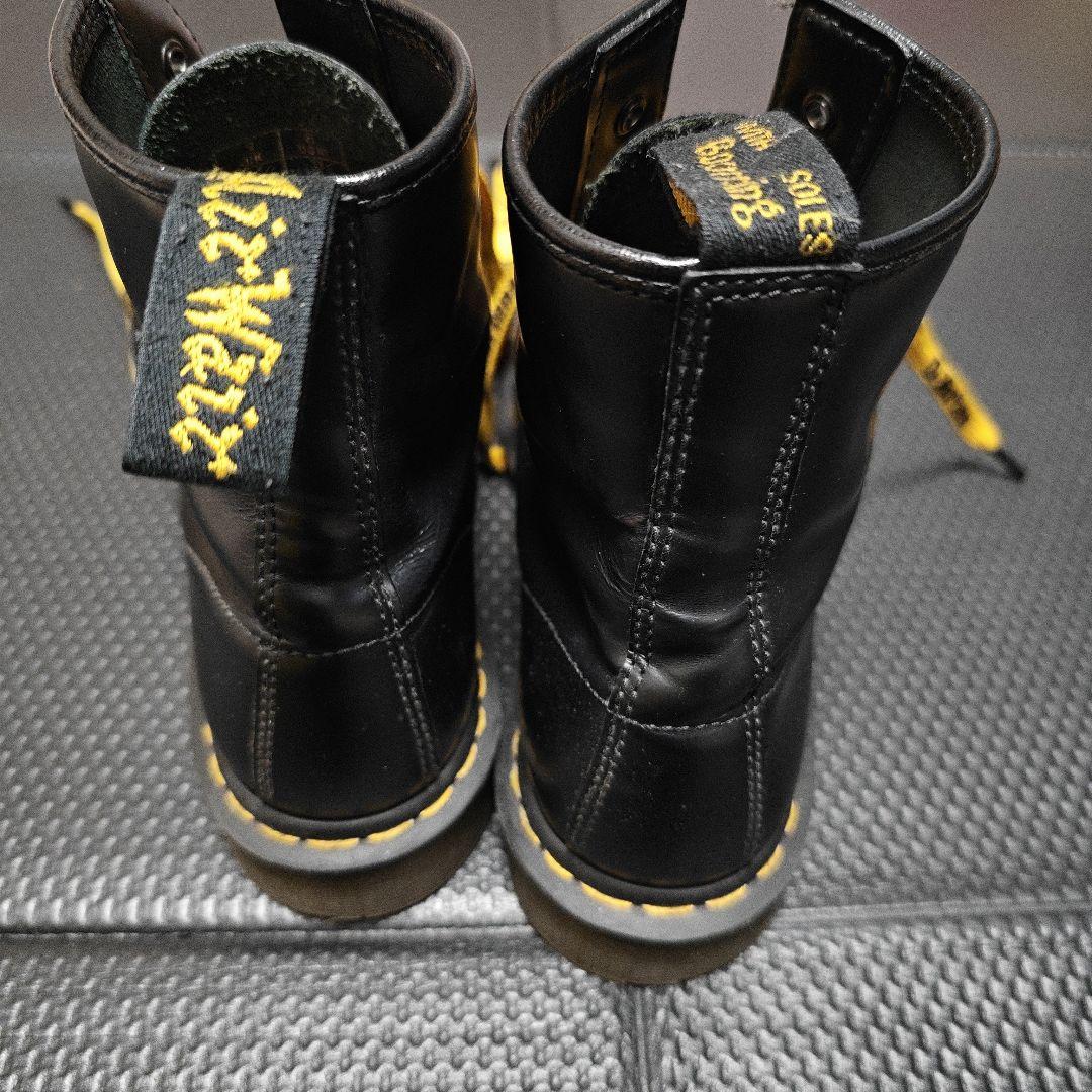 Dr. Martens 8ホール