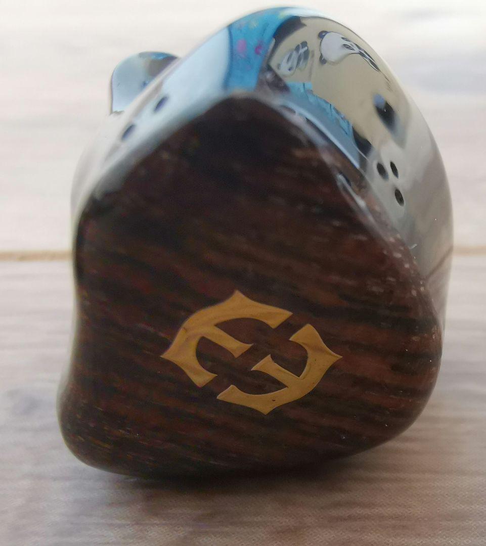 Empire ears Nemesis 限定デザイン