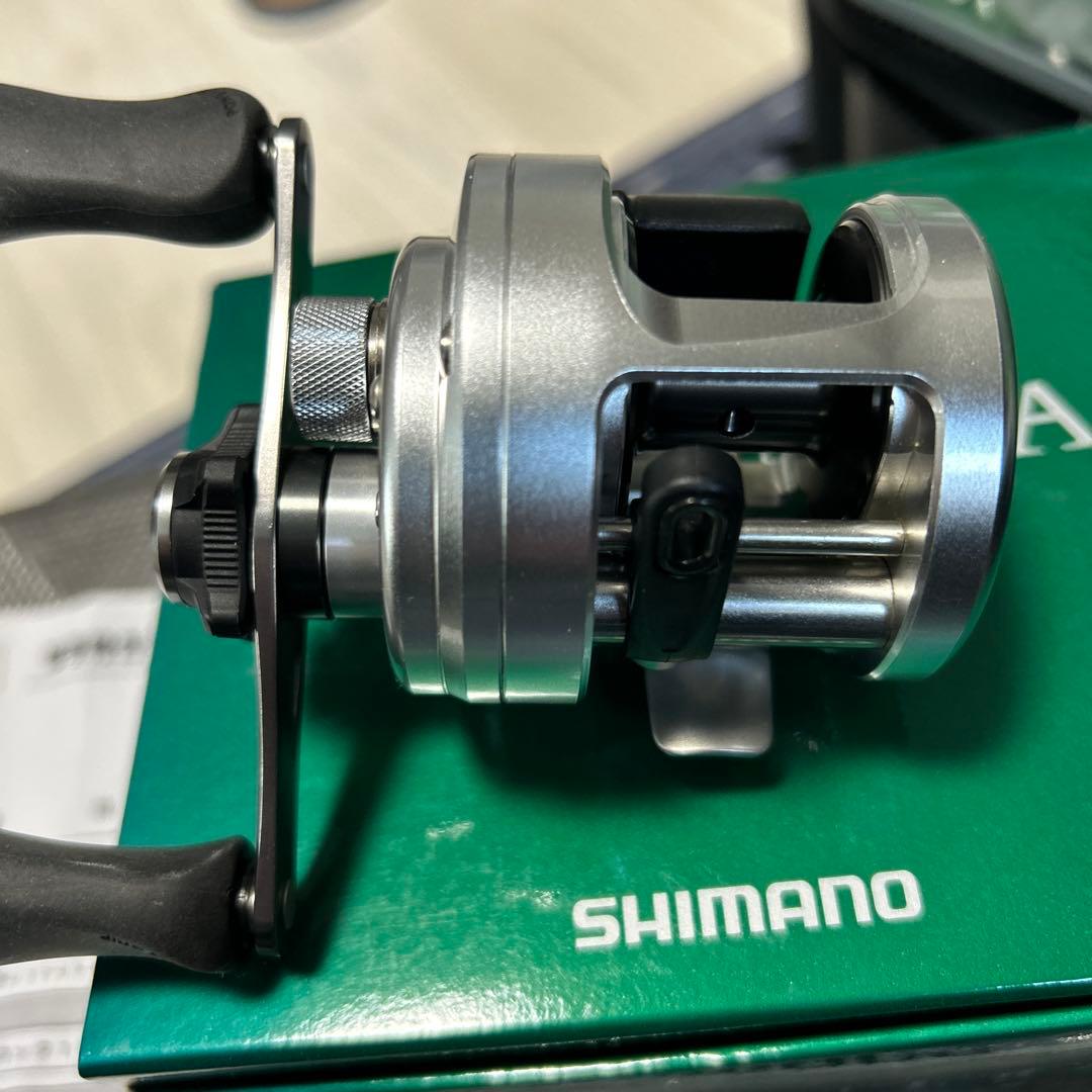 12カルカッタ カルカッタ　シマノベイトリール