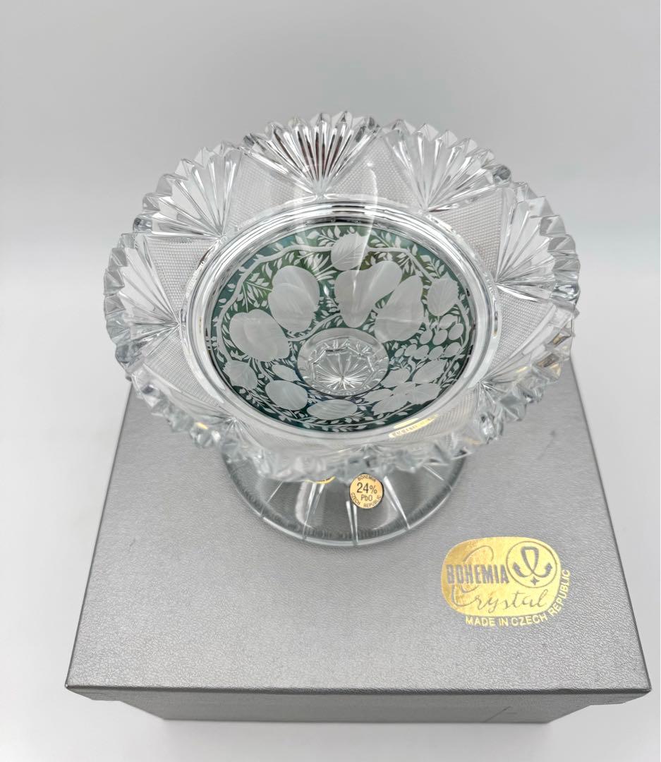 ボヘミア　クリスタル　工芸品 花器 花瓶 フラワーベース　受け皿　新品未使用品