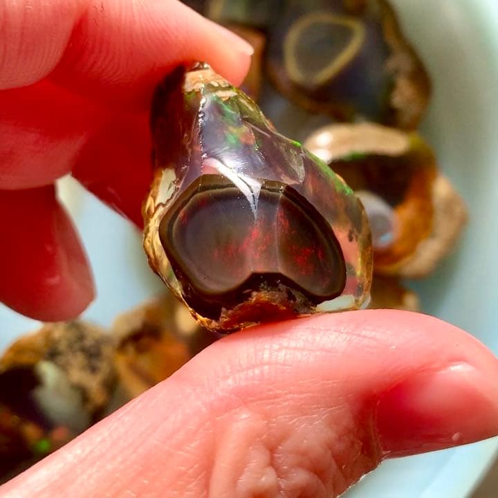 珍品\"センチュリーエッグ\"インオパール58ct/美遊色