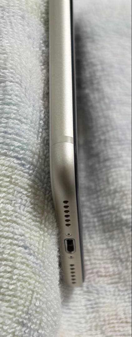 iPhone SE 第3世代 64GB 本体 スターライト