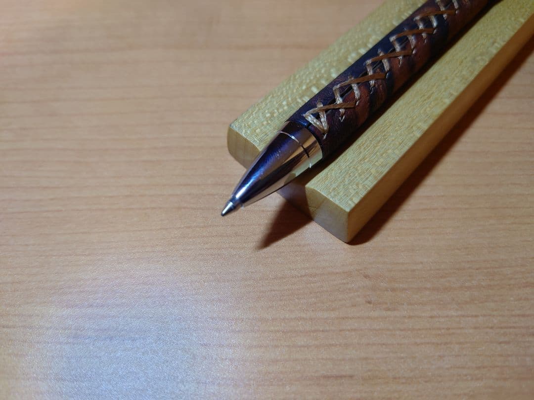 木軸ペン工房　金杢犀　泥染めレザー　ボールペン