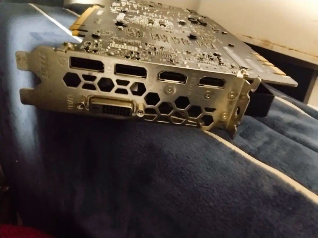 MSI GTX1080Ti ARMOR 11Gb OC 動作未確認