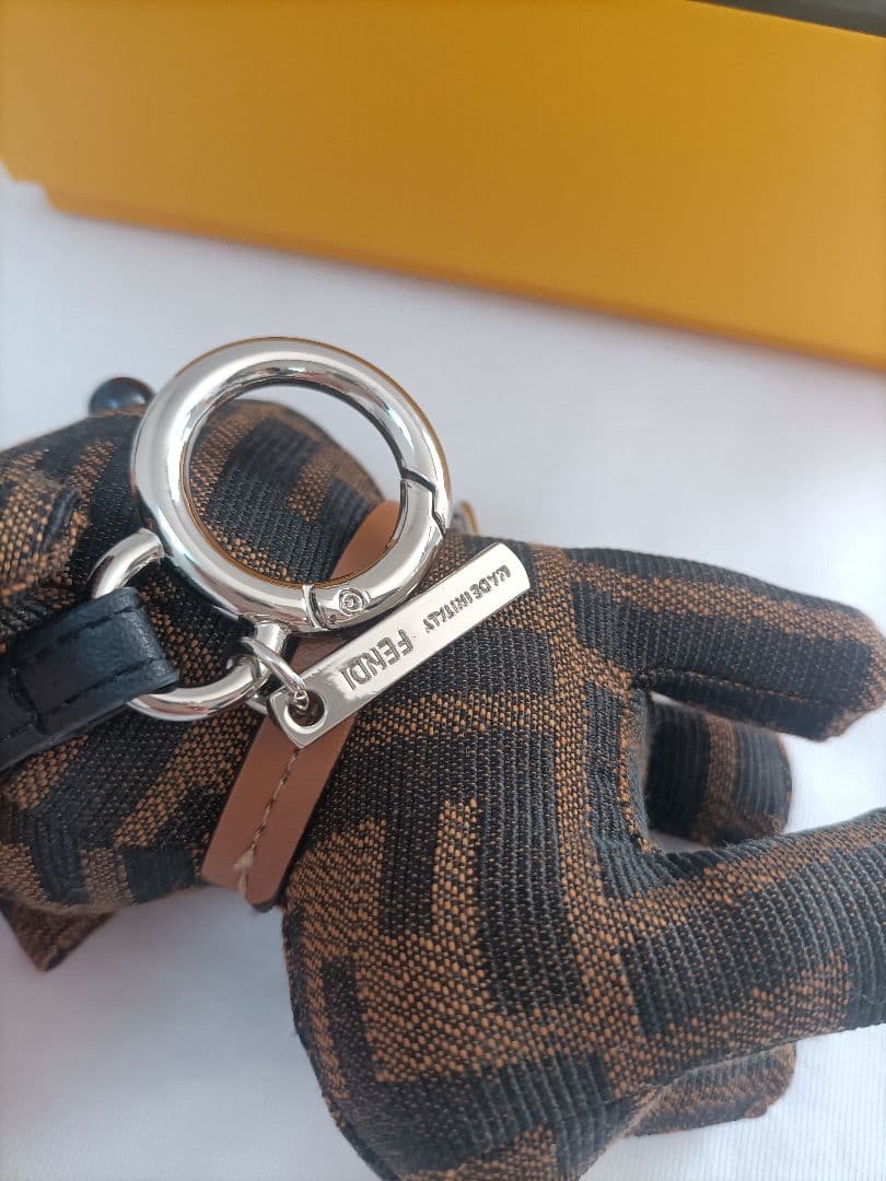 美品❤️‍フェンディ キーホルダー ドッグバッグ チャーム 小物