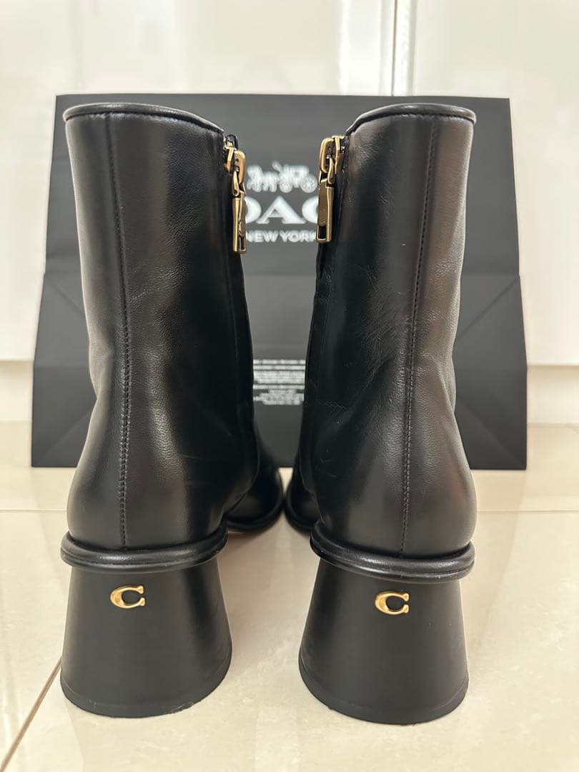 最終値下げ【美品】 COACH ジジレザーブーティ　コーチ　黒 ブーツ Cロゴ