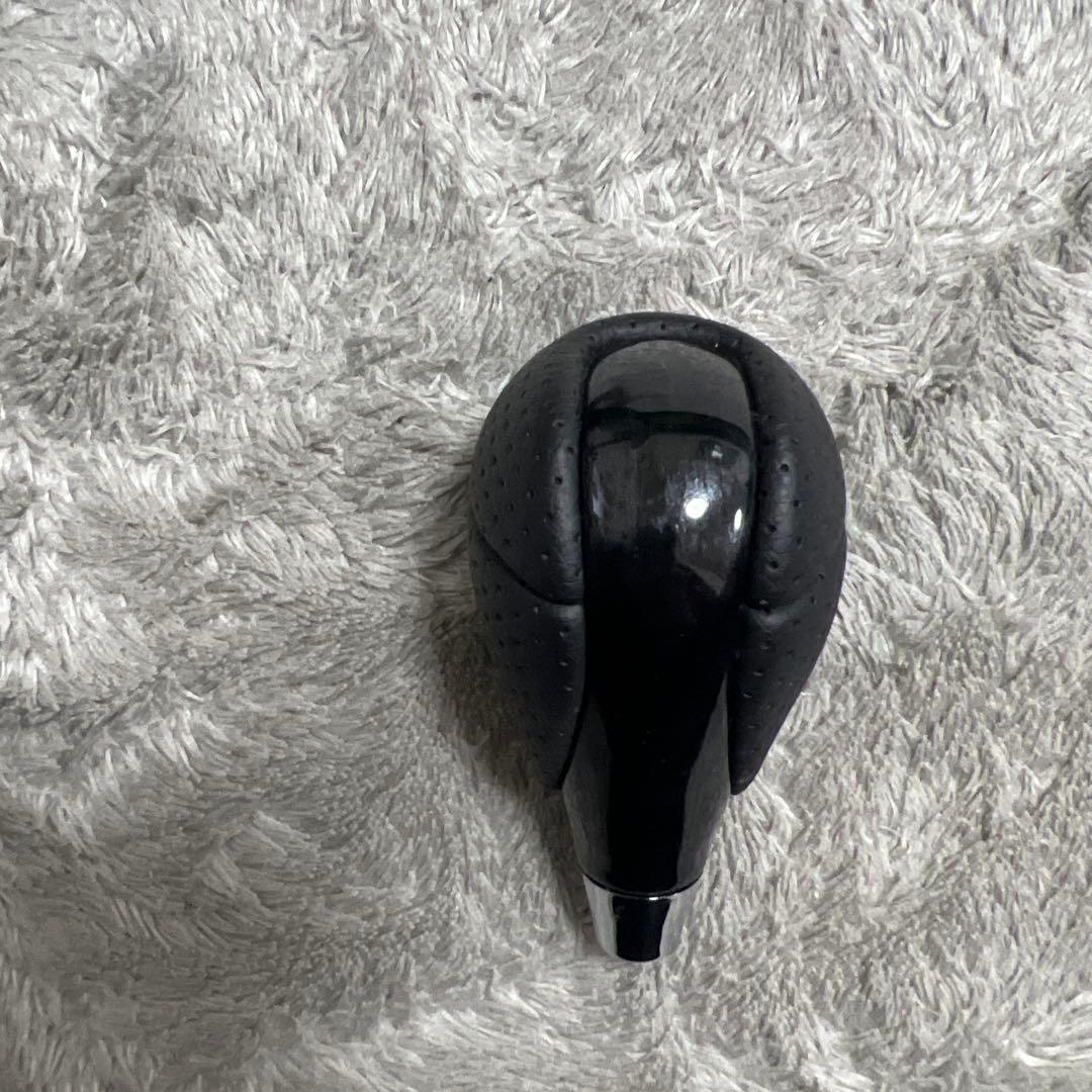 200ハイエース用ブラックウッドパンチングレザーコンビハンドル