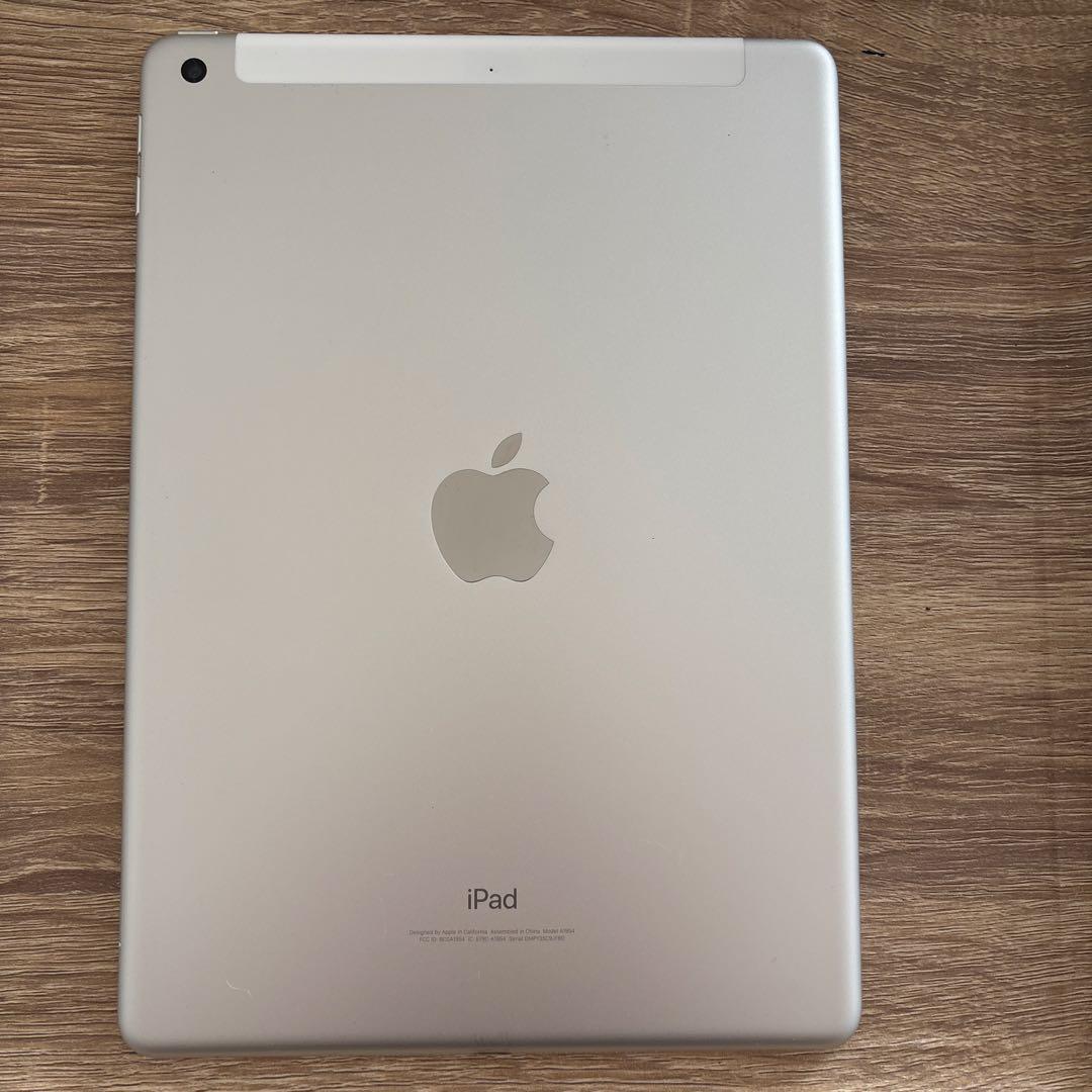 Apple iPad シルバー　動作確認済