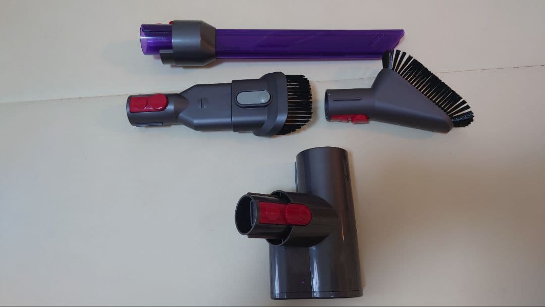 ど*な様 【純正スタンド付き】Dyson V8slim fluffy＋【掃除機】