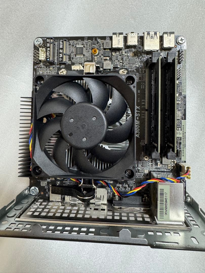 ベアボーン・キット ASRock DeskMini A300 Athlon 200GE AM4