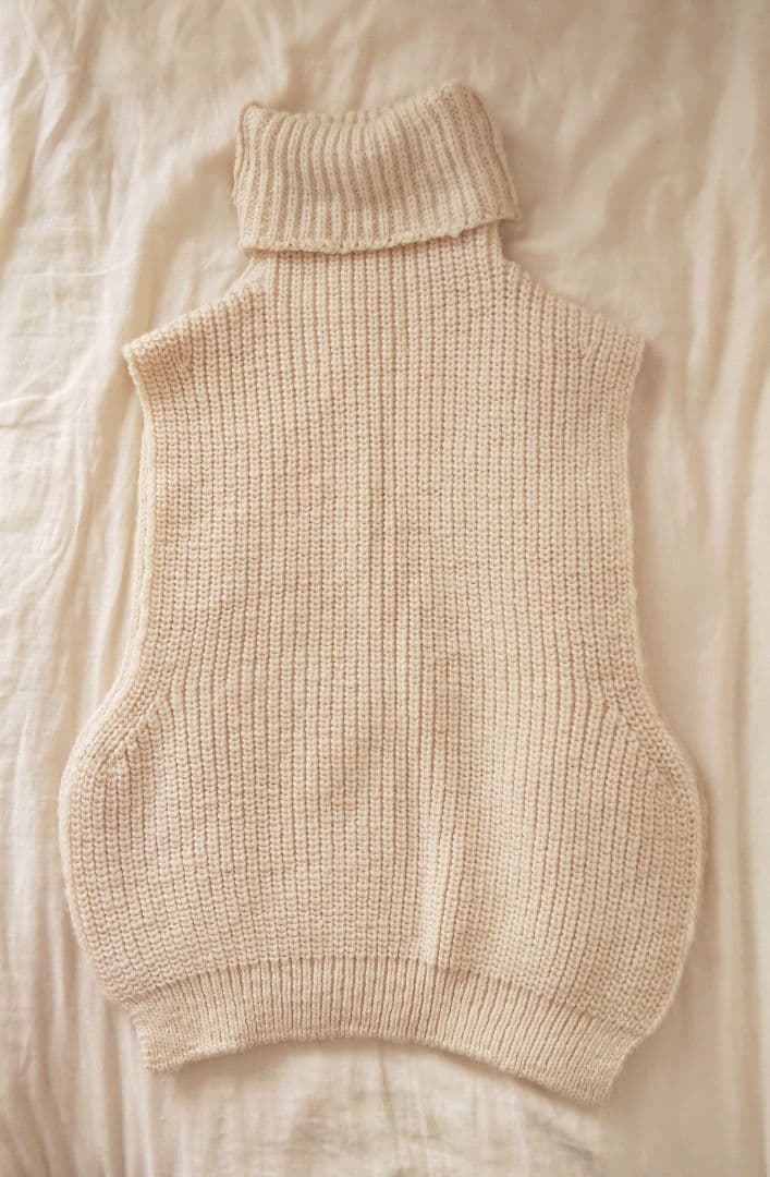 MAISON EUREKA TURTLE NECK WARMER VESTベスト