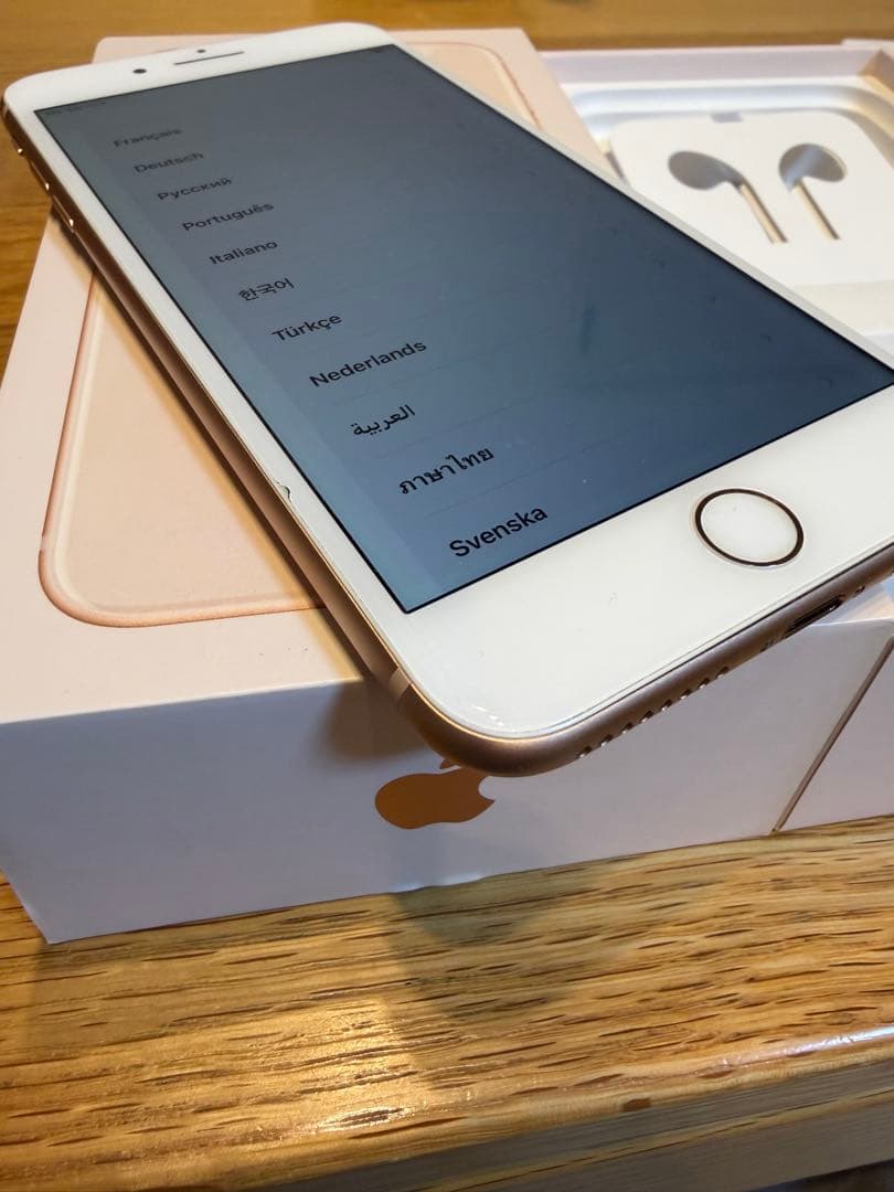 Apple iPhone 8Plus 美品SIMフリー　シャンパンゴールド