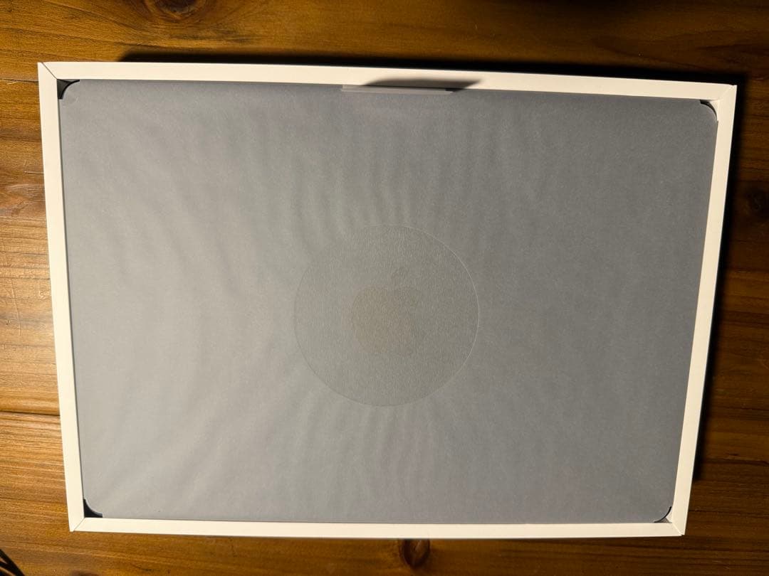 【ほぼ新品】M2 Macbook Air 256GB 8GB