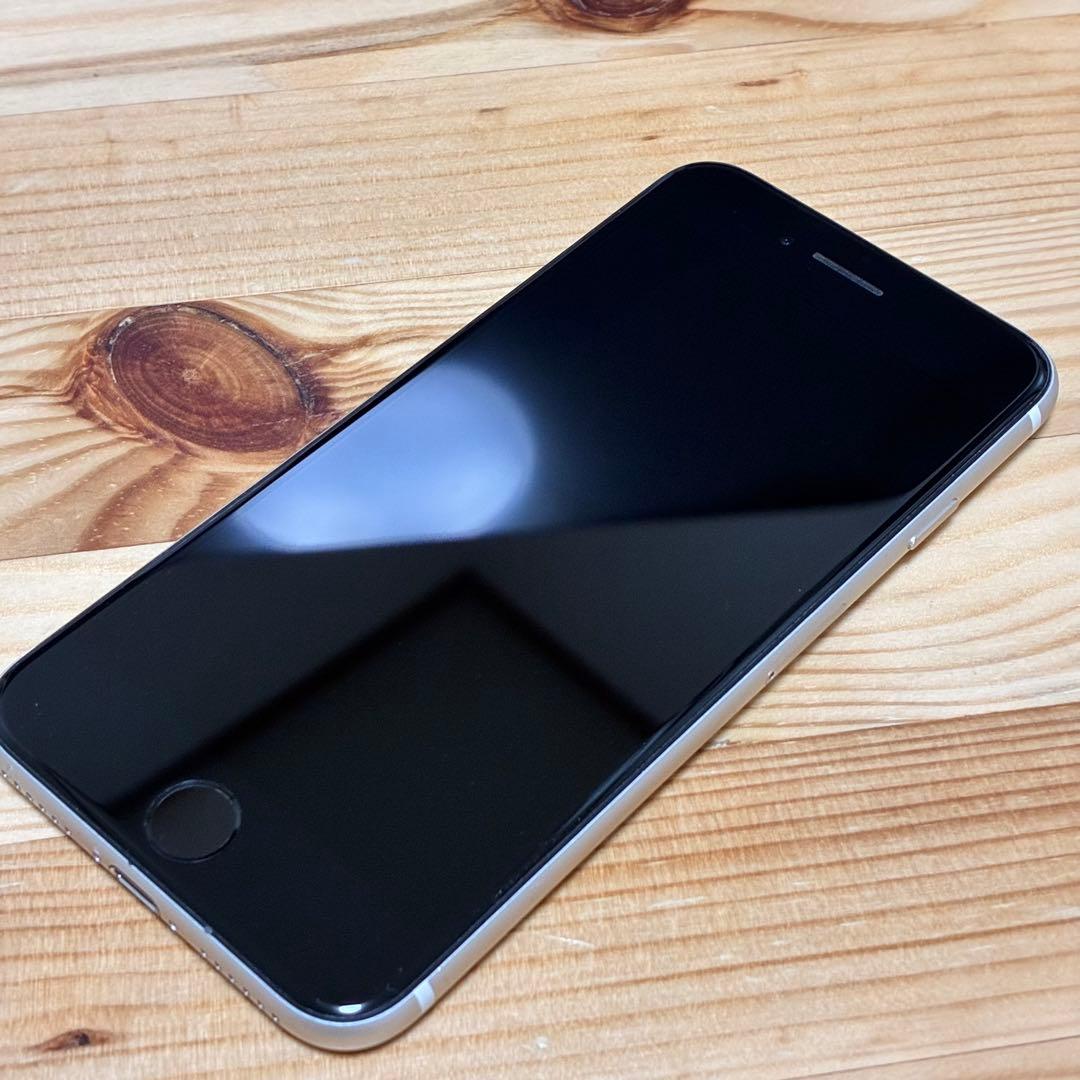 バッテリー新品　iPhoneSE第3世代64GB SIMフリー yy17700a