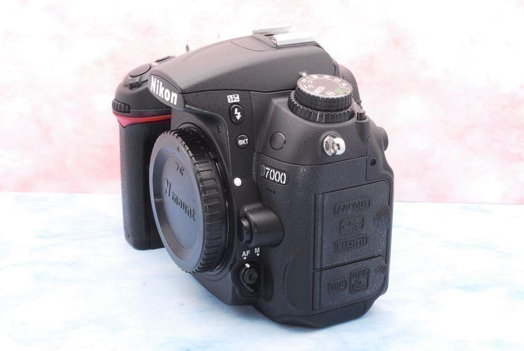 ニコン D7000◎一眼レフカメラ◎高速連写◎デビュー向け◎根強い人気機種！