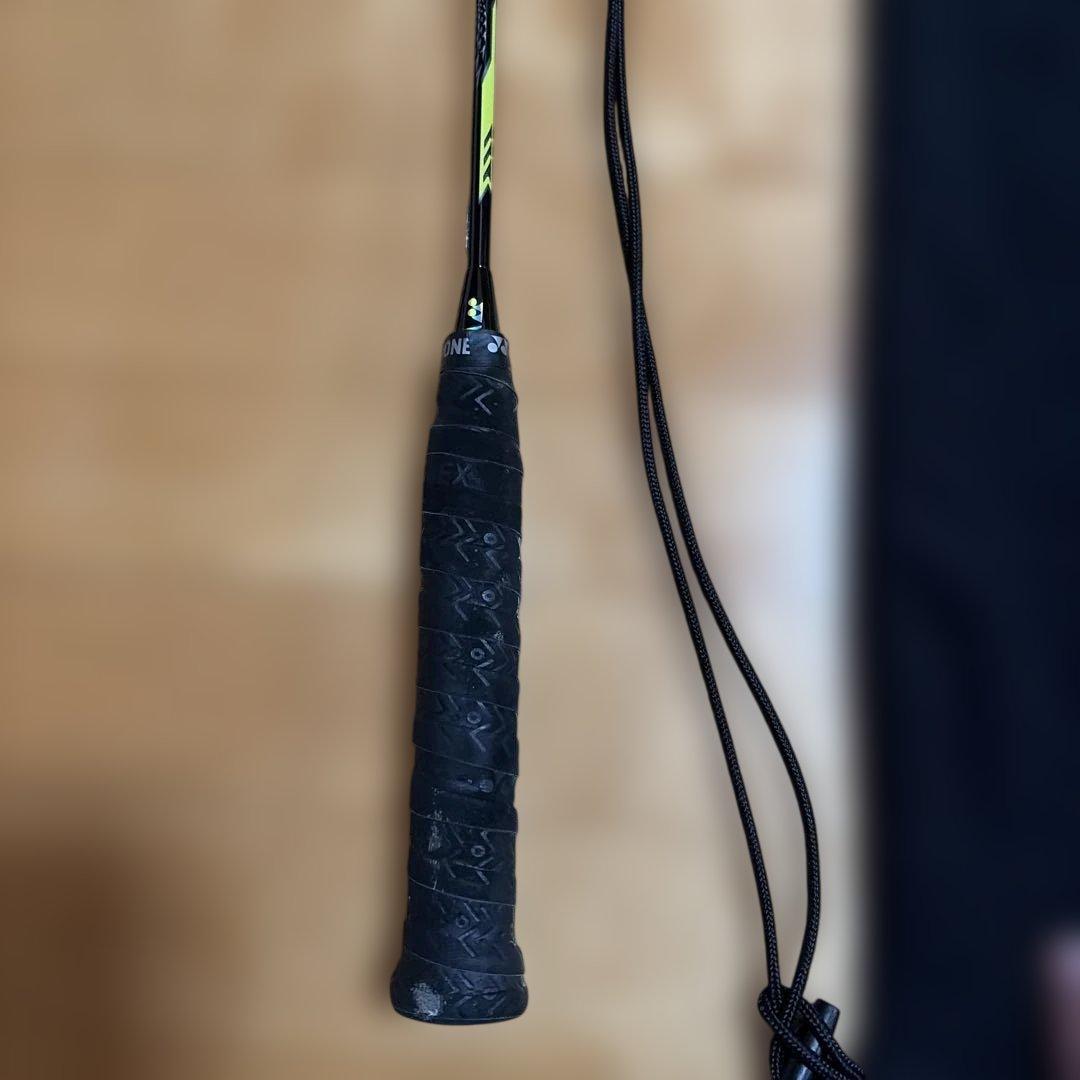 YONEX バドミントンラケット 赤黒