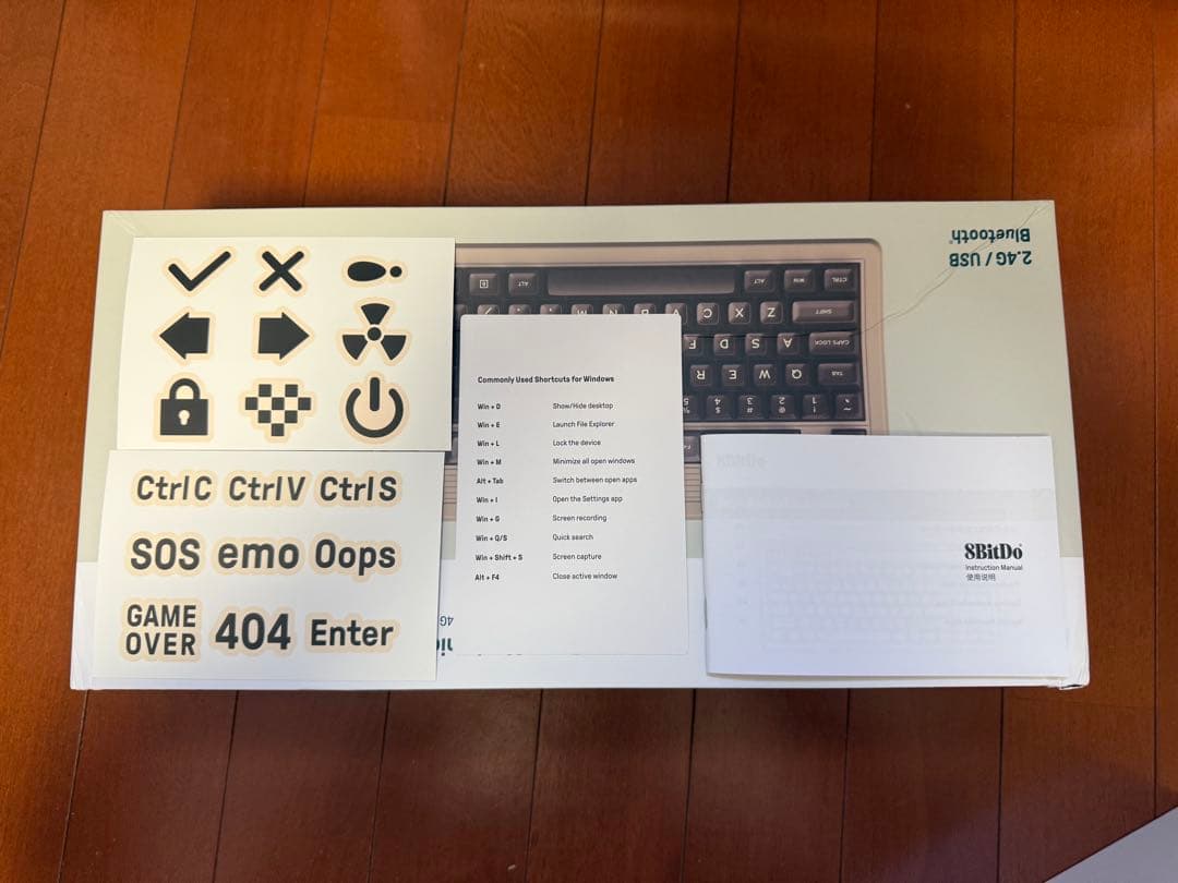 キーボード 8BitDo Retro Mechanical Keyboard C64