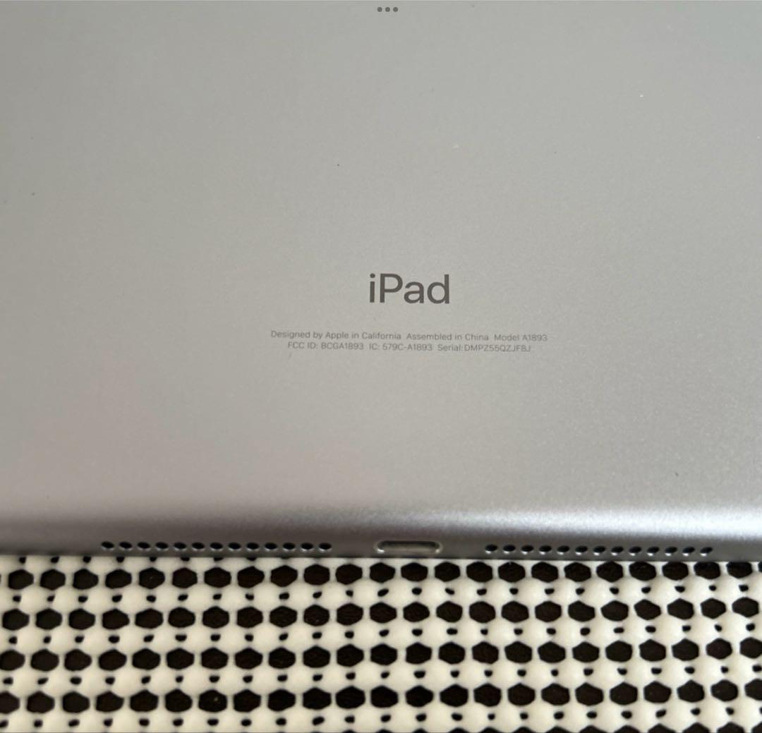 iPad6 第6世代 32GB wifeモデル 外観美品