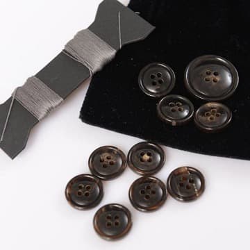 ジョルジオアルマーニ黒ラベル「TAYLORモデル」スーツ（56）