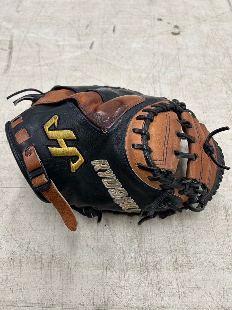 虎さんハタケヤマ　フルオーダーPRO-M8 硬式キャッチャーミット黒/茶