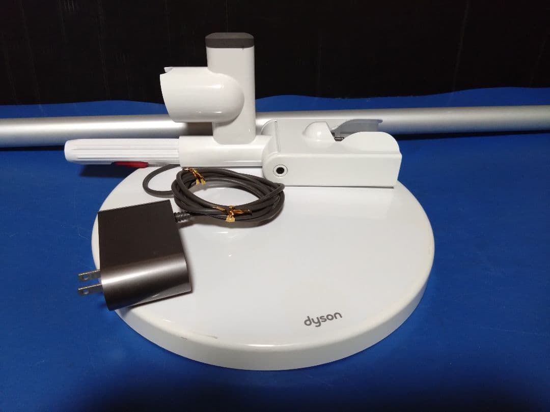 大人気モデル！dyson‼️デジタルスリムフィラフィ SV18充電スタンド付き④