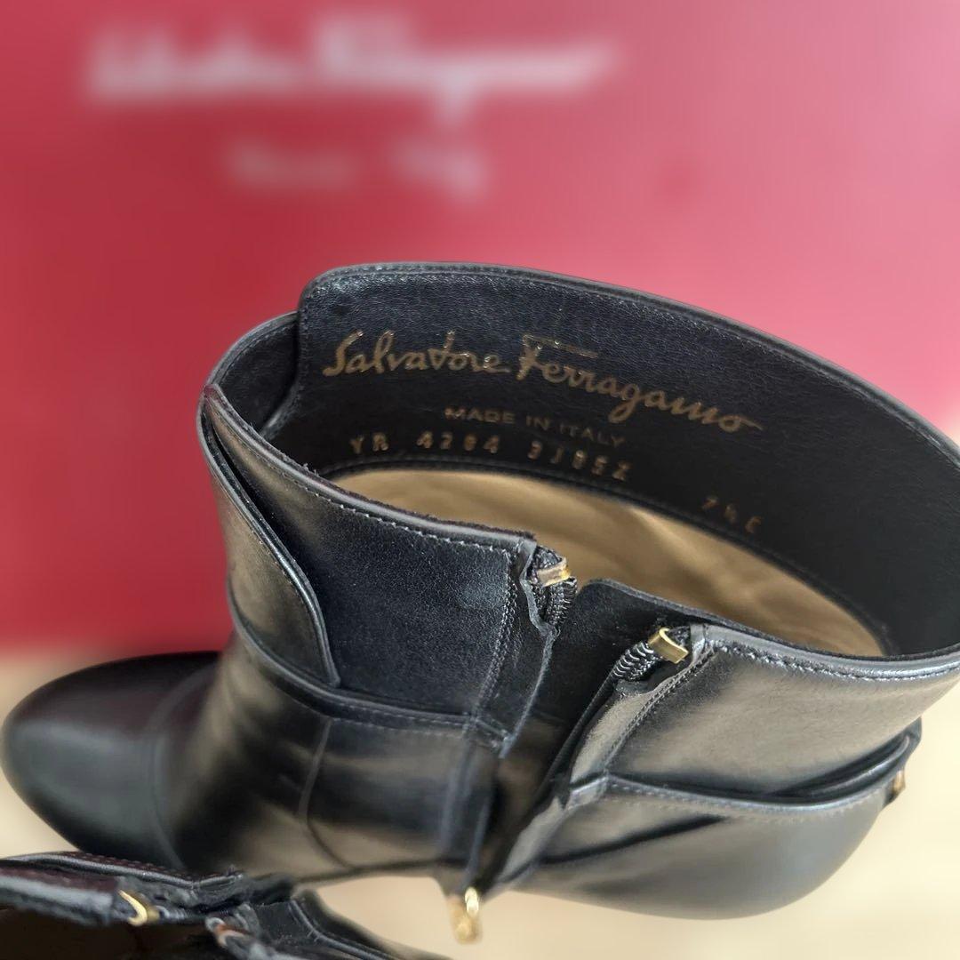 L*a様 Salvatore Ferragamo ブラックヒールブーツ 37.5