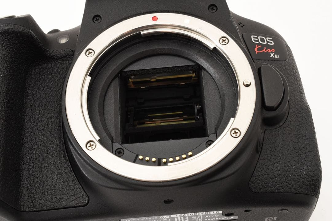 一眼レフカメラ Canon EOS Kiss X8i標準&望遠ダブルレンズセット