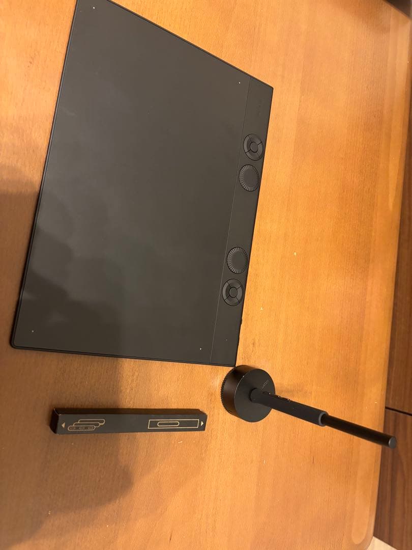 Wacom Intuos Pro medium（型番:TPTK670K0C）