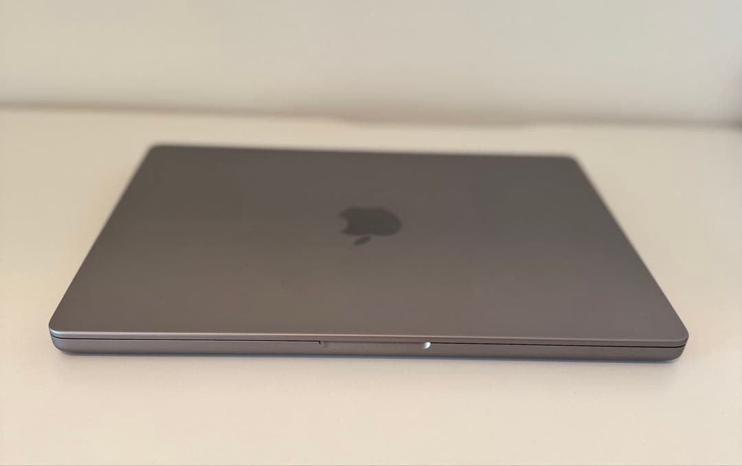 美品 Macbook Pro 2021 16インチ Windows 11 pro